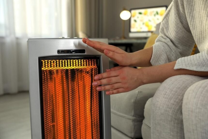 Beltéri infra hősugárzó használata, melegítés közben.